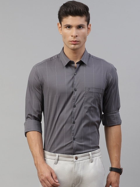 

Indian Terrain Men Grey Windowpane Checked Casual Shirt