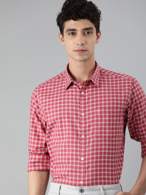 

Indian Terrain Men Red Slim Fit Pure Cotton Gingham Checked Casual Shirt