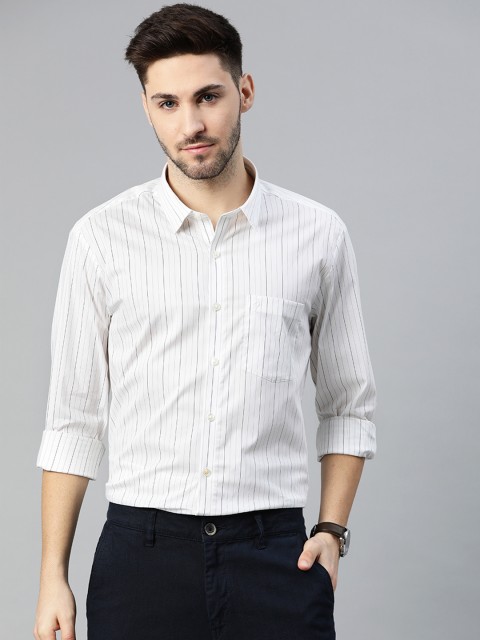 

Indian Terrain Men White & Black Contoured Slim Fit Striped Casual Shirt