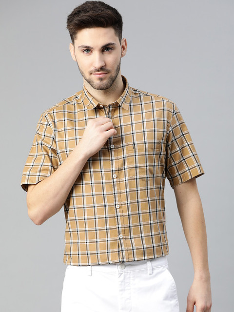 

Indian Terrain Men Beige & White Slim Fit Tartan Checks Pure Cotton Smart Casual Shirt