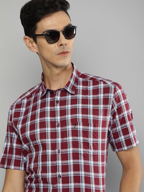 

Indian Terrain Men Maroon Slim Fit Checked Smart Casual Shirt