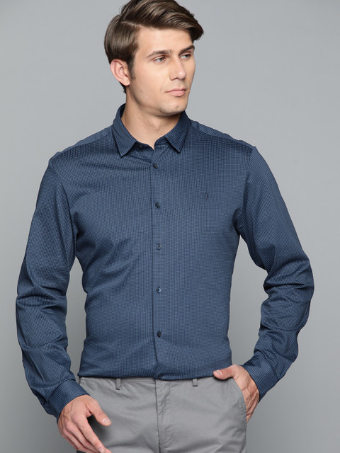 

Indian Terrain Men Navy Blue Pure Cotton Slim Fit Grid Tattersall Checks Formal Shirt