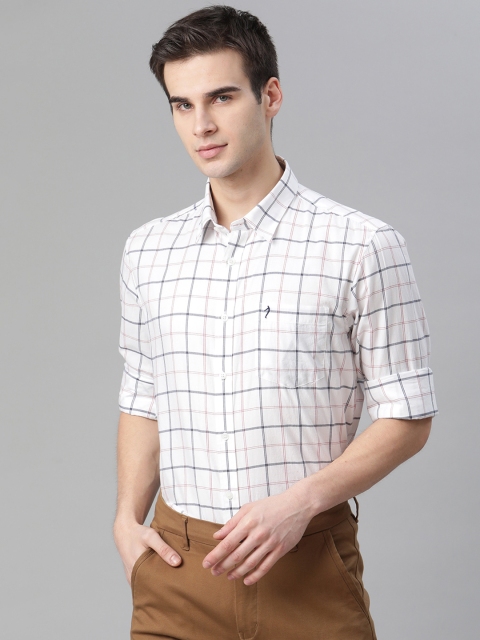 

Indian Terrain Men White Pure Cotton Slim Fit Checked Casual Shirt