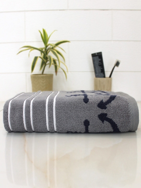

AVI Living Unisex Grey & White Cotton Striped 560 GSM Anchor Reversible Bath Towel