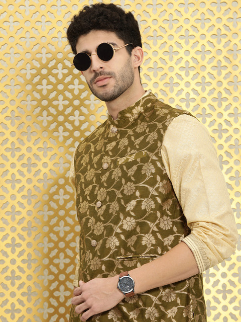 

Ode by House of Pataudi Men Olive Green & Golden Woven Design Jashn Nehru Jacket