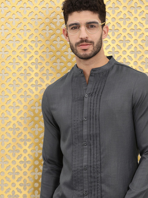 

Ode by House of Pataudi Men Charcoal Kurta