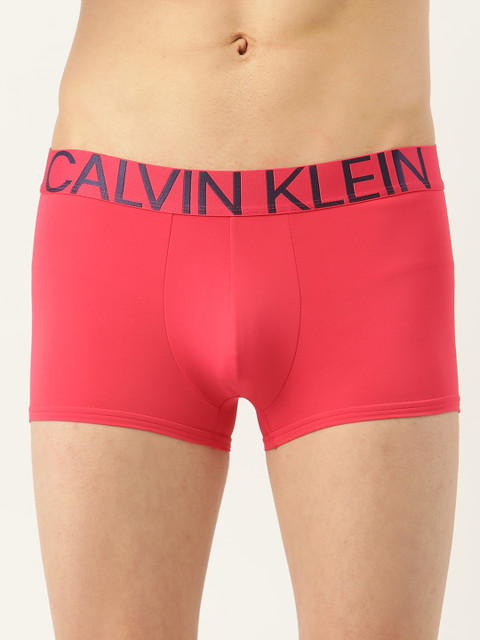

Calvin Klein Underwear Men Red Solid Low-Rise Trunks NB2709TPZ
