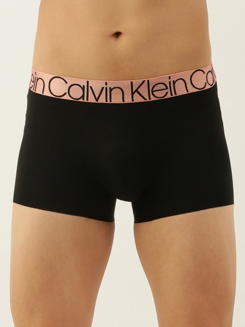 

Calvin Klein Underwear Men Black Solid Trunk NB2082GTC