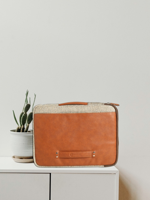 

RASHKI Unisex Brown Textured 14.5 Inch Sustainable Laptop Sleeve