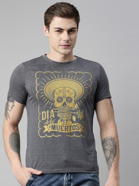 

QUANCIOUS Men Charcoal Grey & Yellow Printed Organic Cotton Round Neck Sustainable T-shirt