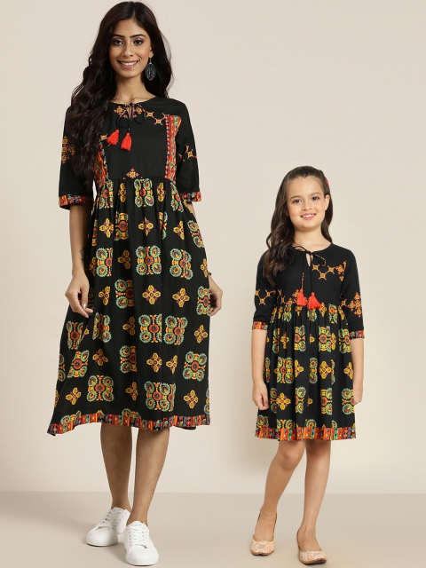 

Sangria Girls Black & Yellow Ethnic Motifs Printed Pure Cotton A-Line Dress