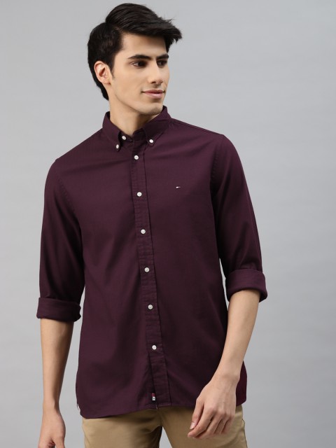 

Tommy Hilfiger Men Burgundy Solid Herringbone Weave Casual Shirt