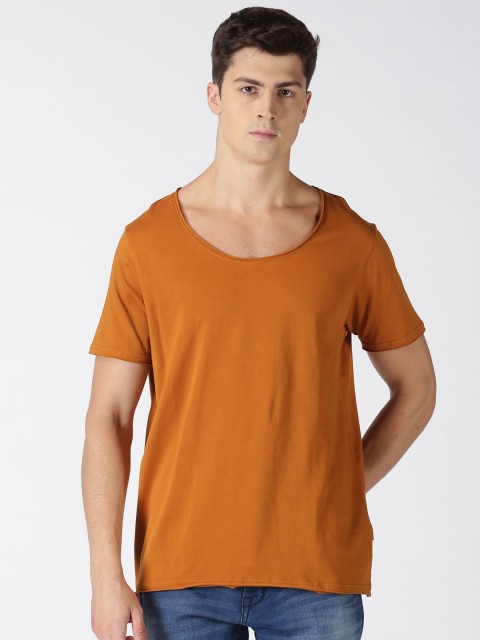 

Blue Saint Men Brown Solid Round Neck Pure Cotton T-shirt