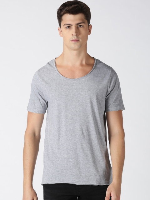 

Blue Saint Men Grey Solid Round Neck Pure Cotton T-shirt