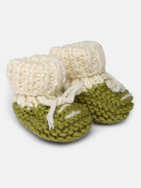 

Magic Needles Infant Boys Green & Cream Coloured Colourblocked Handmade Woollen Booties