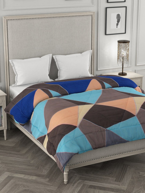 

A Homes Grace Blue & Brown Geometric AC Room 300 GSM Double Bed Comforter
