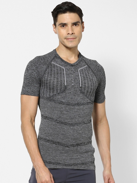 

Kipsta By Decathlon Men Grey Self Design Keepdry Round Neck Football T-shirt