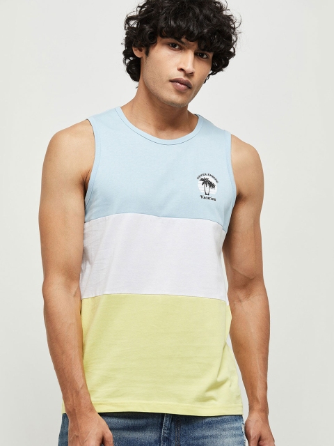 

max Men Blue & White Colourblocked Round Neck T-shirt