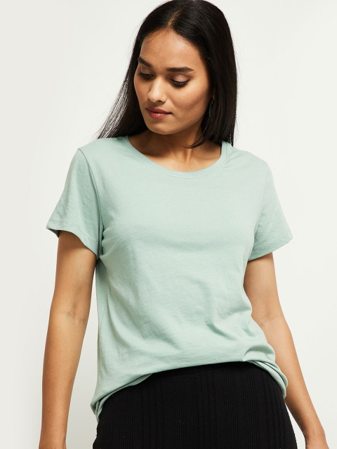 

max Women Green Solid V-Neck T-shirt