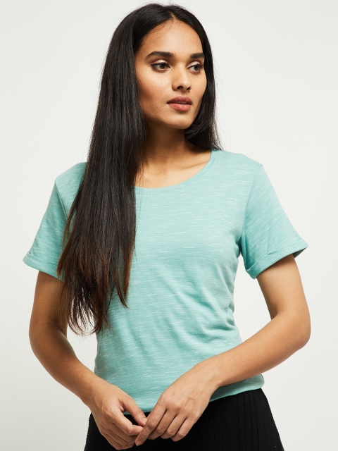 

max Women Green Solid V-Neck T-shirt