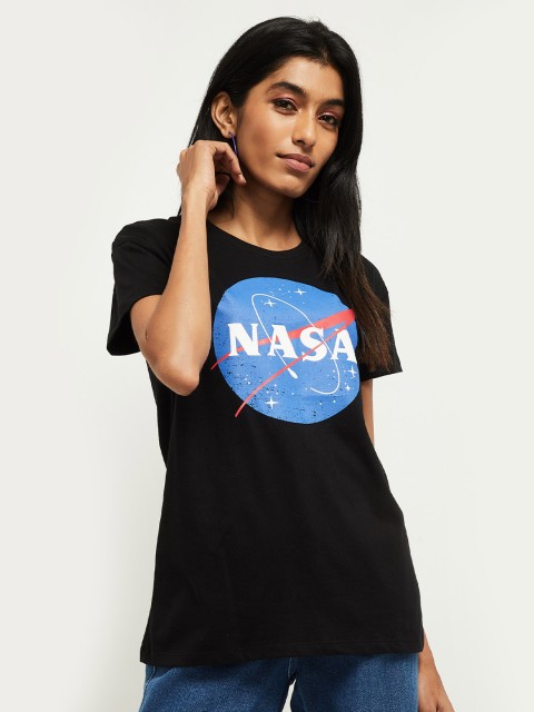 

max Women Black Printed Round Neck T-shirt