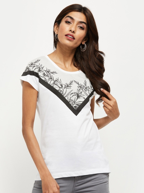 

max Women White Printed Round Neck T-shirt