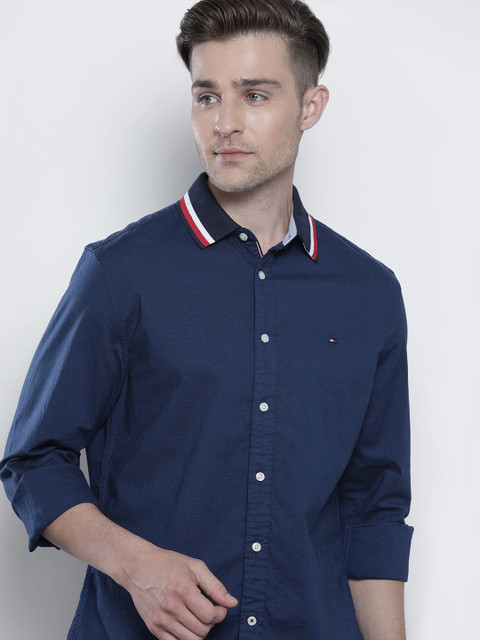 

Tommy Hilfiger Men Navy Blue Solid Comfort Fit Spread Collar Mayer Th OX LS Casual Shirt