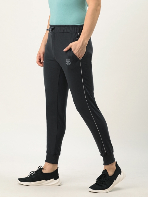 

Sports52 wear Men Grey Solid Slim Fit Joggers
