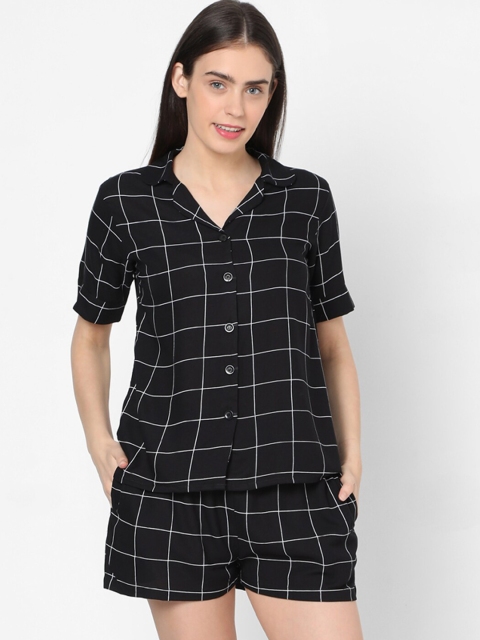 

Smarty Pants Women Black & White Checked Night suit