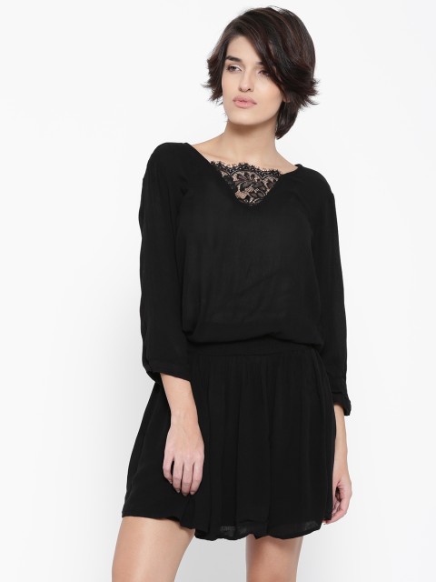 

Vero Moda Black Crinkled Blouson Dress