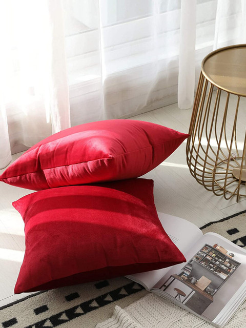 

MODERN HOMES Red Solid Pack of 2 Velvet Cushion Covers