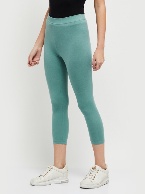 

max Women Green Solid Slim Fit Capris