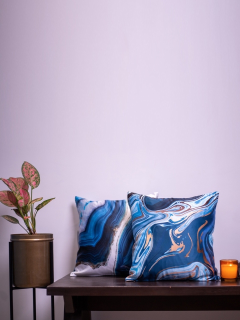 

SHIVANAA HOMES Blue & White Set of 2 Abstract Square Cushion Covers