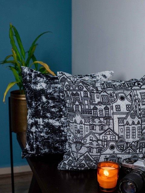 

SHIVANAA HOMES White & Black Set of 2 Abstract Square Cushion Covers