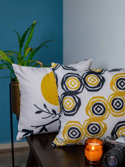 

SHIVANAA HOMES Yellow & Black Set of 2 Geometric Square Cushion Covers
