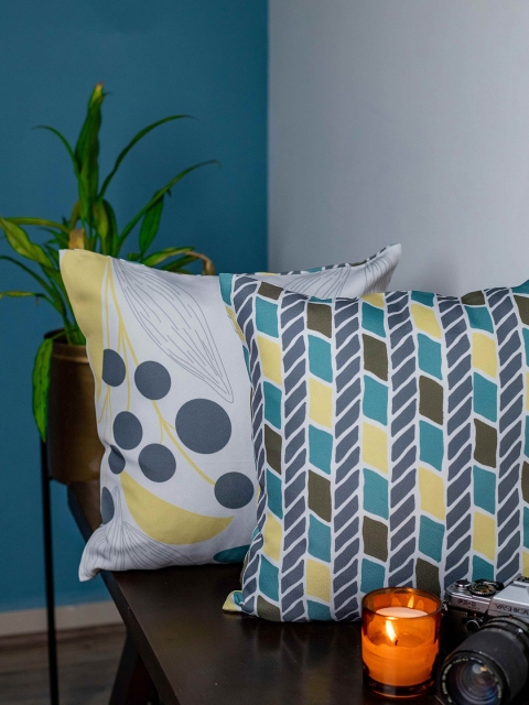 

SHIVANAA HOMES White & Blue Set of 2 Geometric Square Cushion Covers
