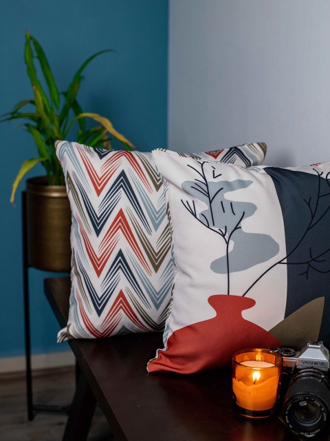 

SHIVANAA HOMES White & Grey Set of 2 Geometric Square Cushion Covers