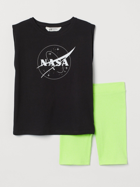 

H&M Girls 2-Piece Black & Fluorescent Green Printed Jersey T-shirt & Cycling Shorts Set
