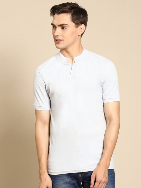 

United Colors of Benetton Men Blue Solid Stand Collar Pure Cotton T-shirt