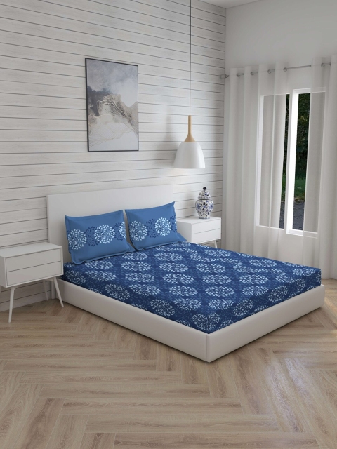 

Layers Blue & White Floral 104 TC Cotton 1 Queen Bedsheet with 2 Pillow Covers