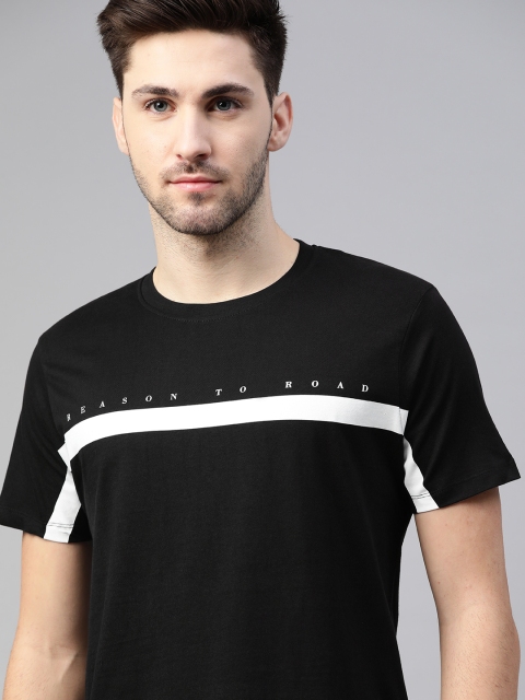 

Roadster Men Black Pure Cotton Striped Monochrome Pure Cotton T-shirt