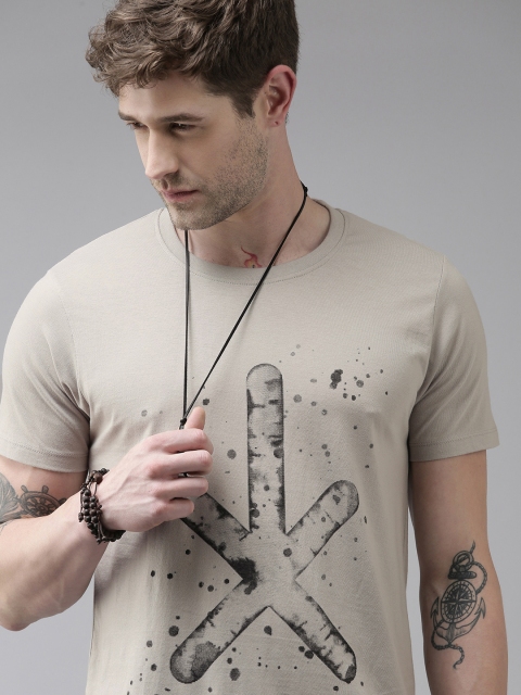

Roadster Men Beige & Grey Printed Round Neck Pure Cotton T-shirt
