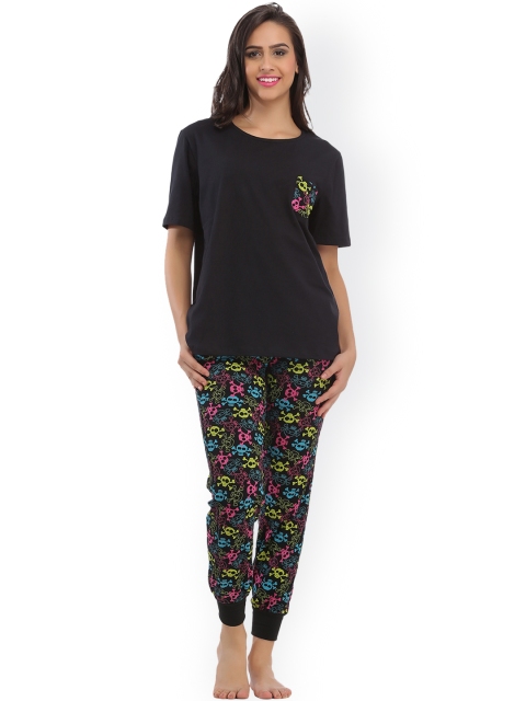 

Clovia Black Printed Lounge Set LS0016P13