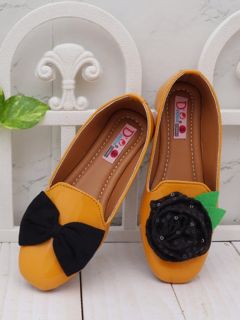 

DChica Girls Mustard Embellished Ballerinas