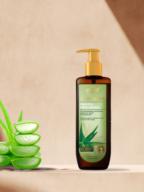 

WOW SKIN SCIENCE Unisex Aloe Vera Hydrating Gentle Face Wash 200 ml, Brown