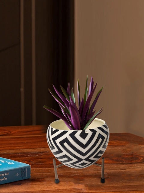 

nestroots Black & White Hand-Painted Decorative Planter
