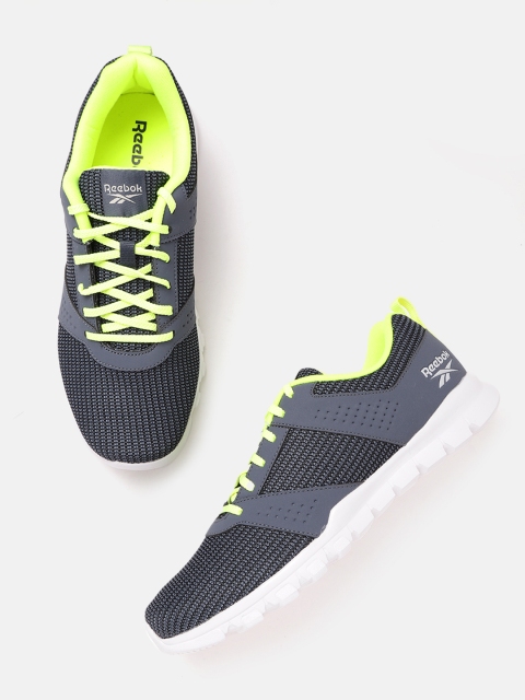 

Reebok Men Grey & Back Breeze Run LP Running Shoes