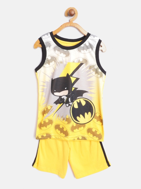 

Eteenz Boys Yellow & White Batman Printed T-shirt with Shorts