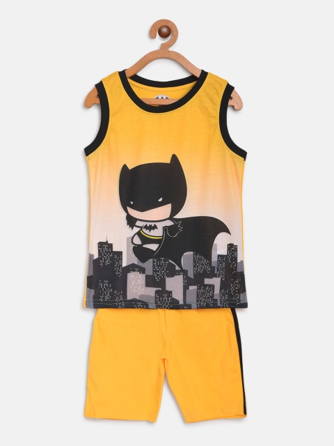 

Eteenz Boys Yellow & Black Batman Print T-shirt with Shorts