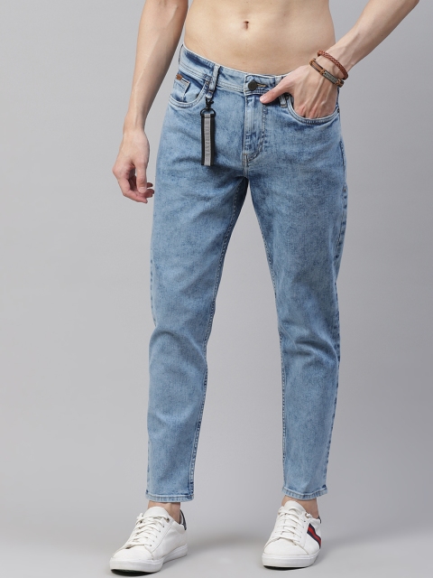 

Roadster Men Blue Light Fade Carrot Fit Stretchable Jeans